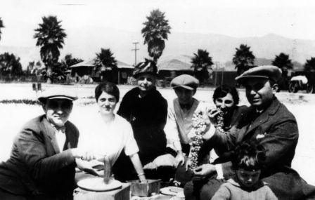 Family_picnic_1922_California_LAPL.jpeg