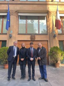 Lire la suite à propos de l’article A l’Ambassade de France en Arménie